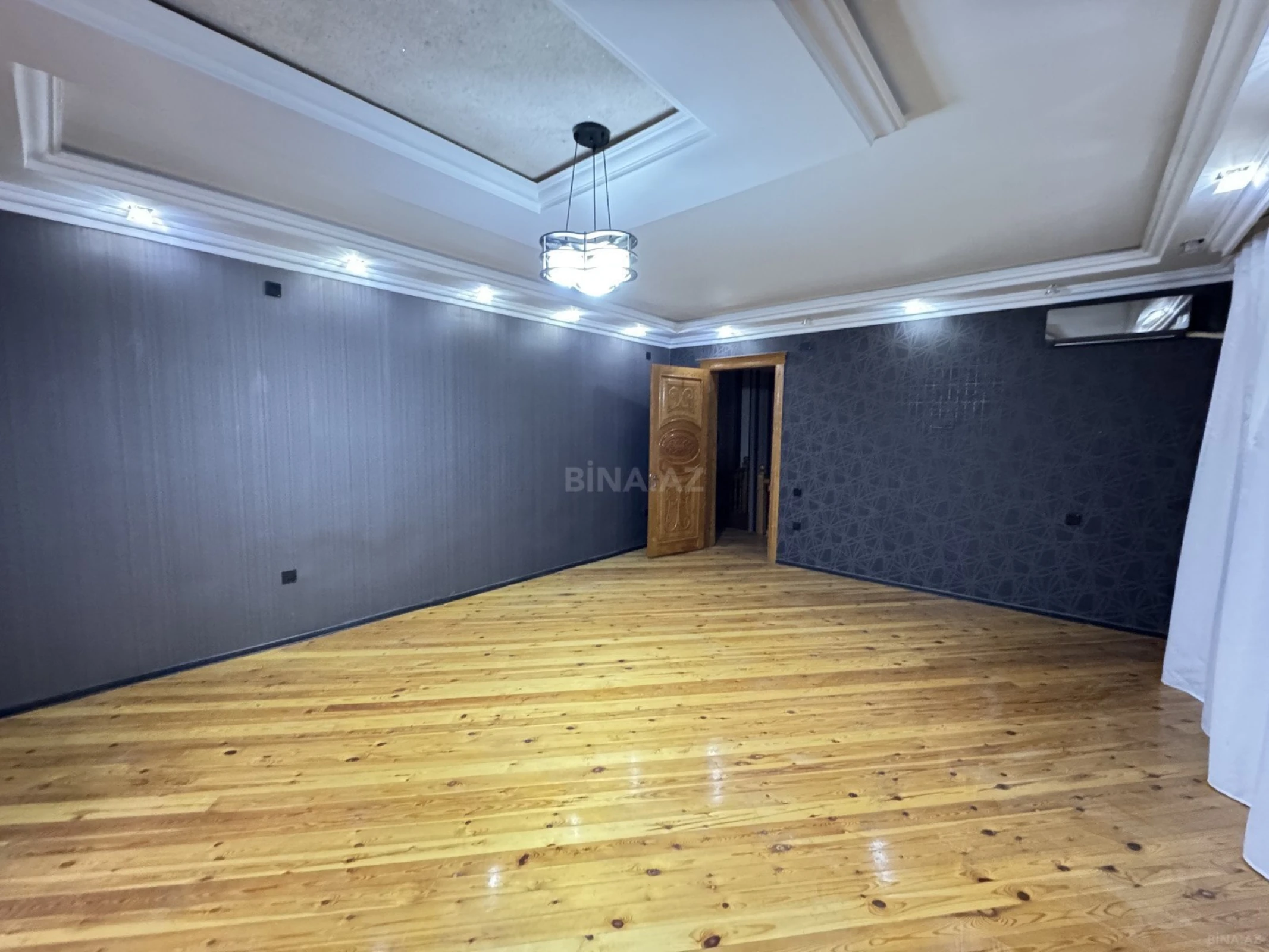 Satılır 5 otaqlı həyət evi 185 m²