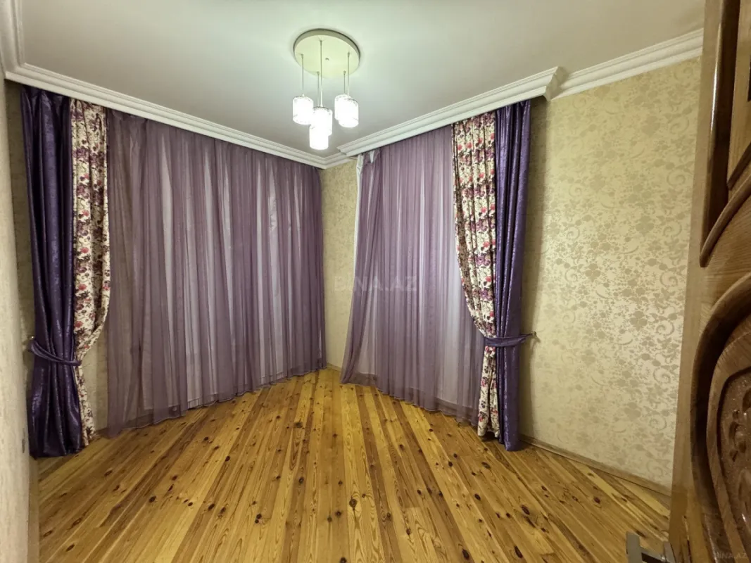 Satılır 5 otaqlı həyət evi 185 m²