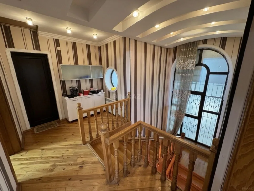 Satılır 5 otaqlı həyət evi 185 m²