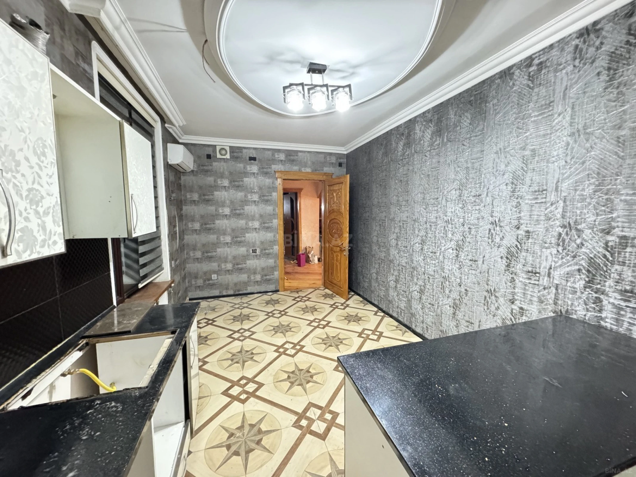 Satılır 5 otaqlı həyət evi 185 m²