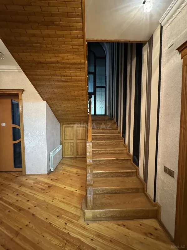 Satılır 5 otaqlı həyət evi 185 m²