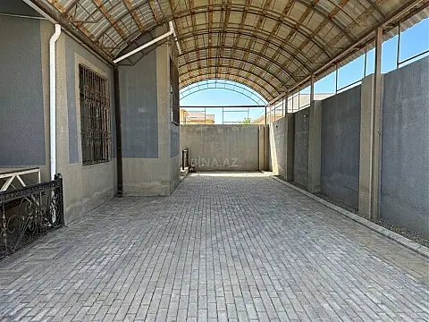 Satılır 5 otaqlı həyət evi 185 m²