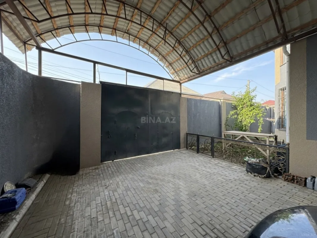 Satılır 5 otaqlı həyət evi 185 m²
