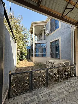 Satılır 5 otaqlı həyət evi 185 m²