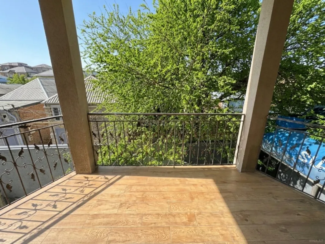 Satılır 5 otaqlı həyət evi 185 m²