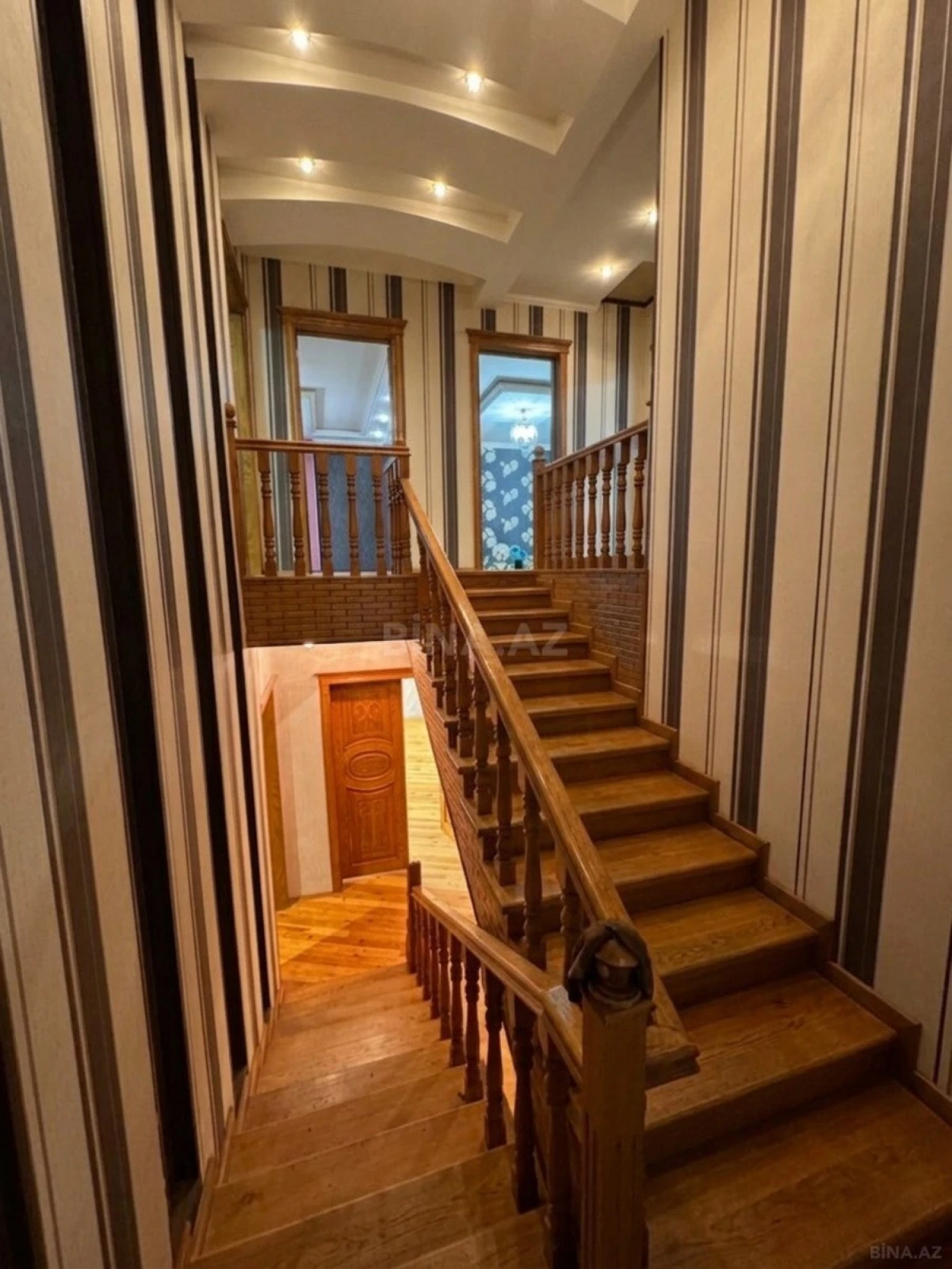 Satılır 5 otaqlı həyət evi 185 m²