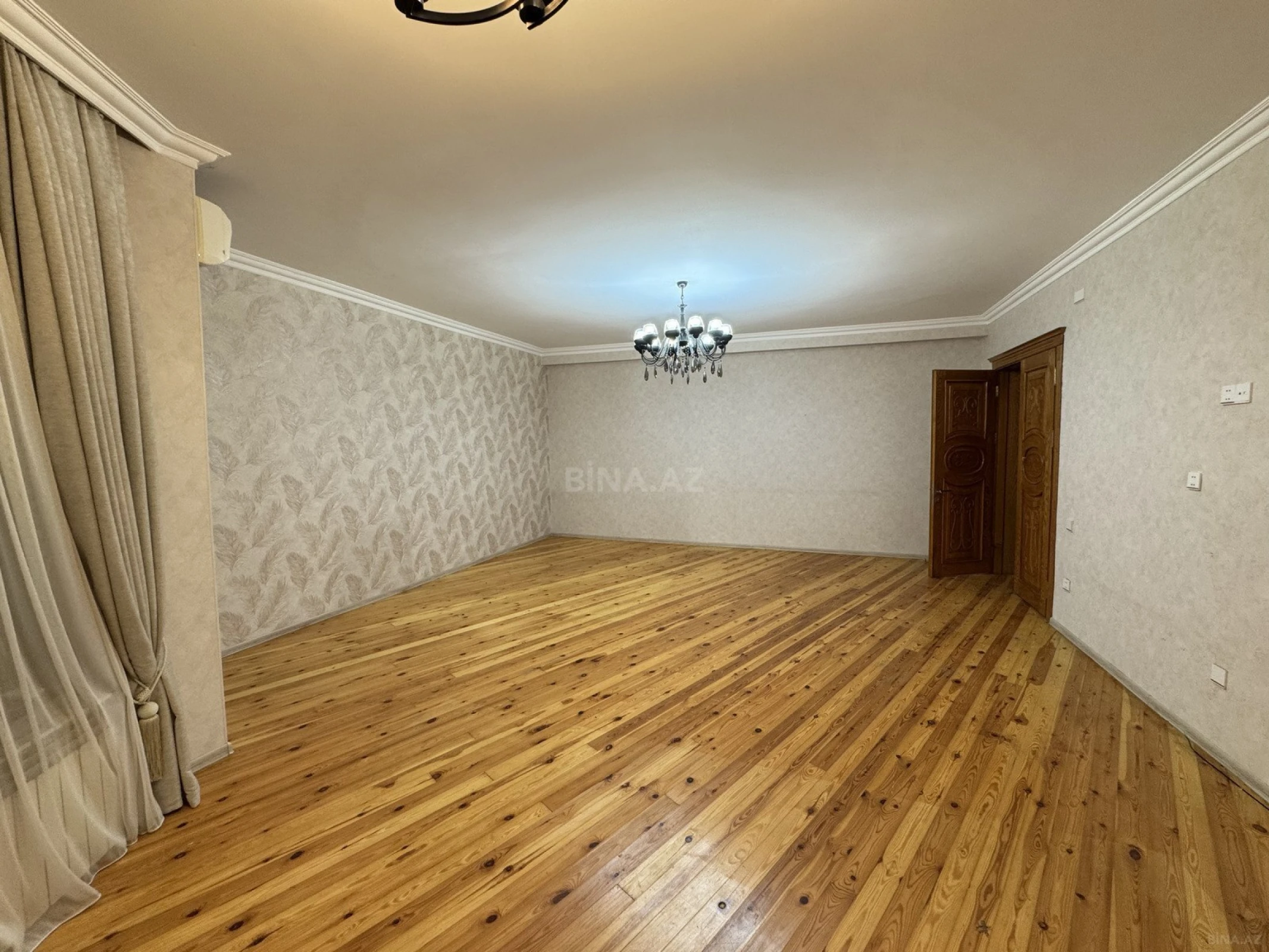 Satılır 5 otaqlı həyət evi 185 m²
