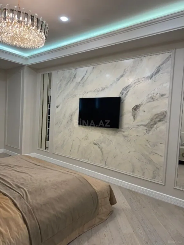 Satılır 5 otaqlı mənzil 300 m²