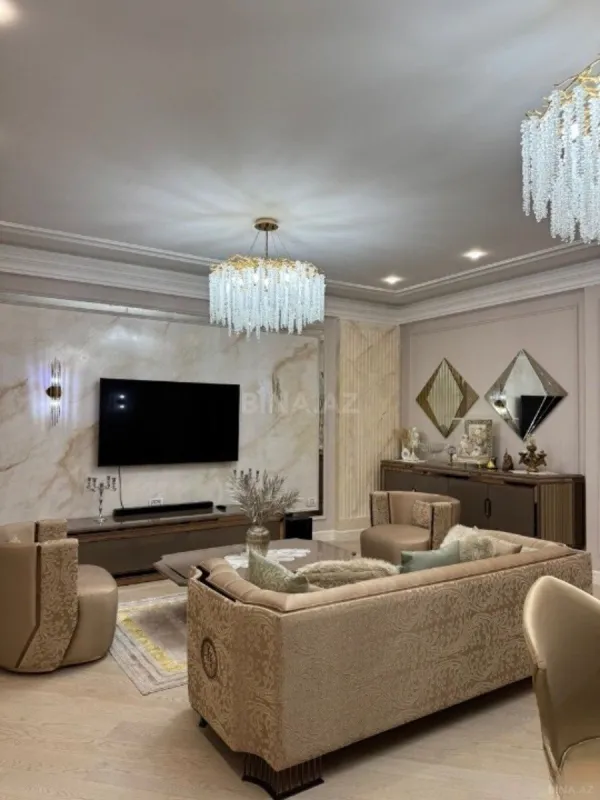 Satılır 5 otaqlı mənzil 300 m²