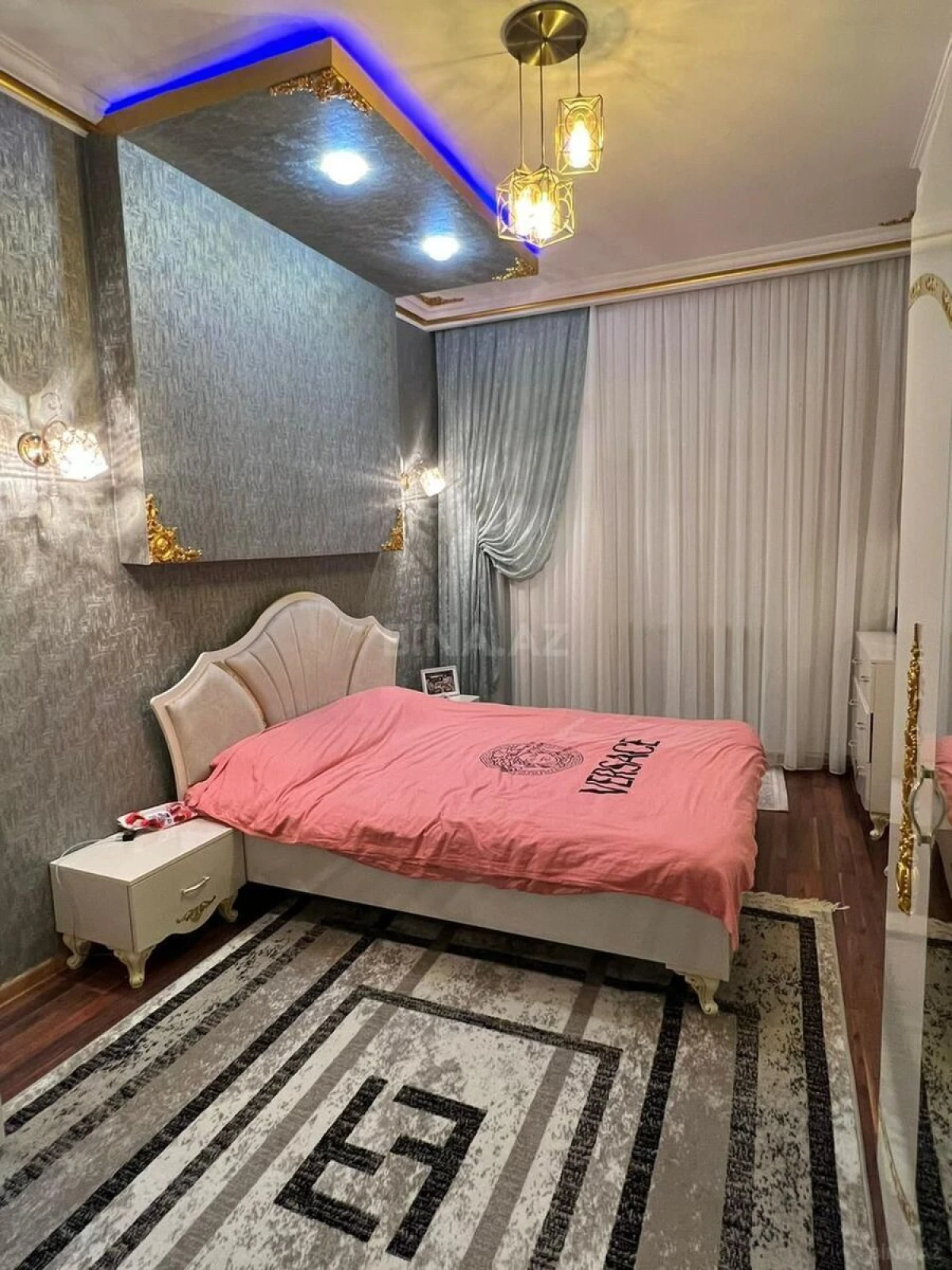Satılır 5 otaqlı həyət evi 300 m²