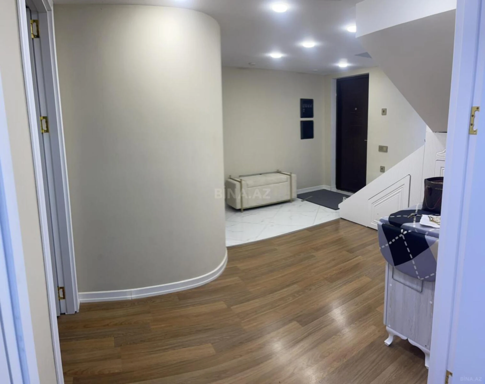 Kirayə verilir 3 otaqlı mənzil 100 m²