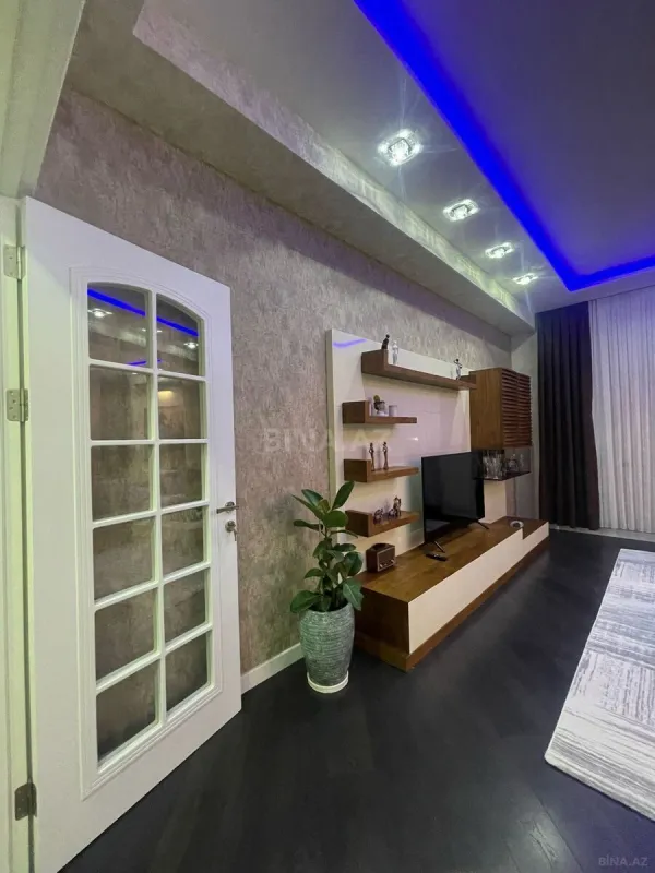Kirayə verilir 3 otaqlı mənzil 150 m²