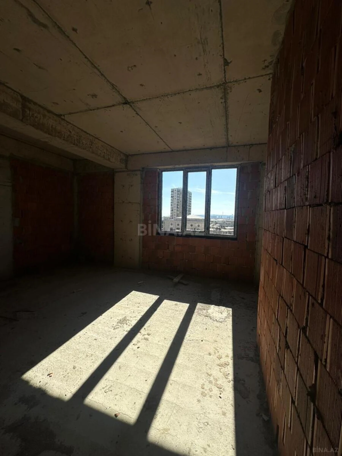 Satılır 1 otaqlı mənzil 60.4 m²