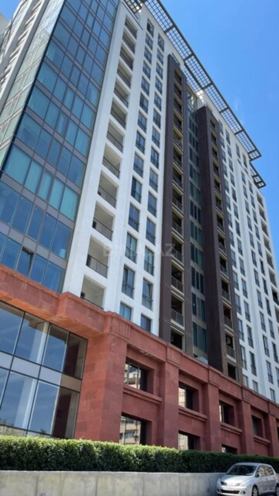 Satılır 10 otaqlı mənzil 470 m²