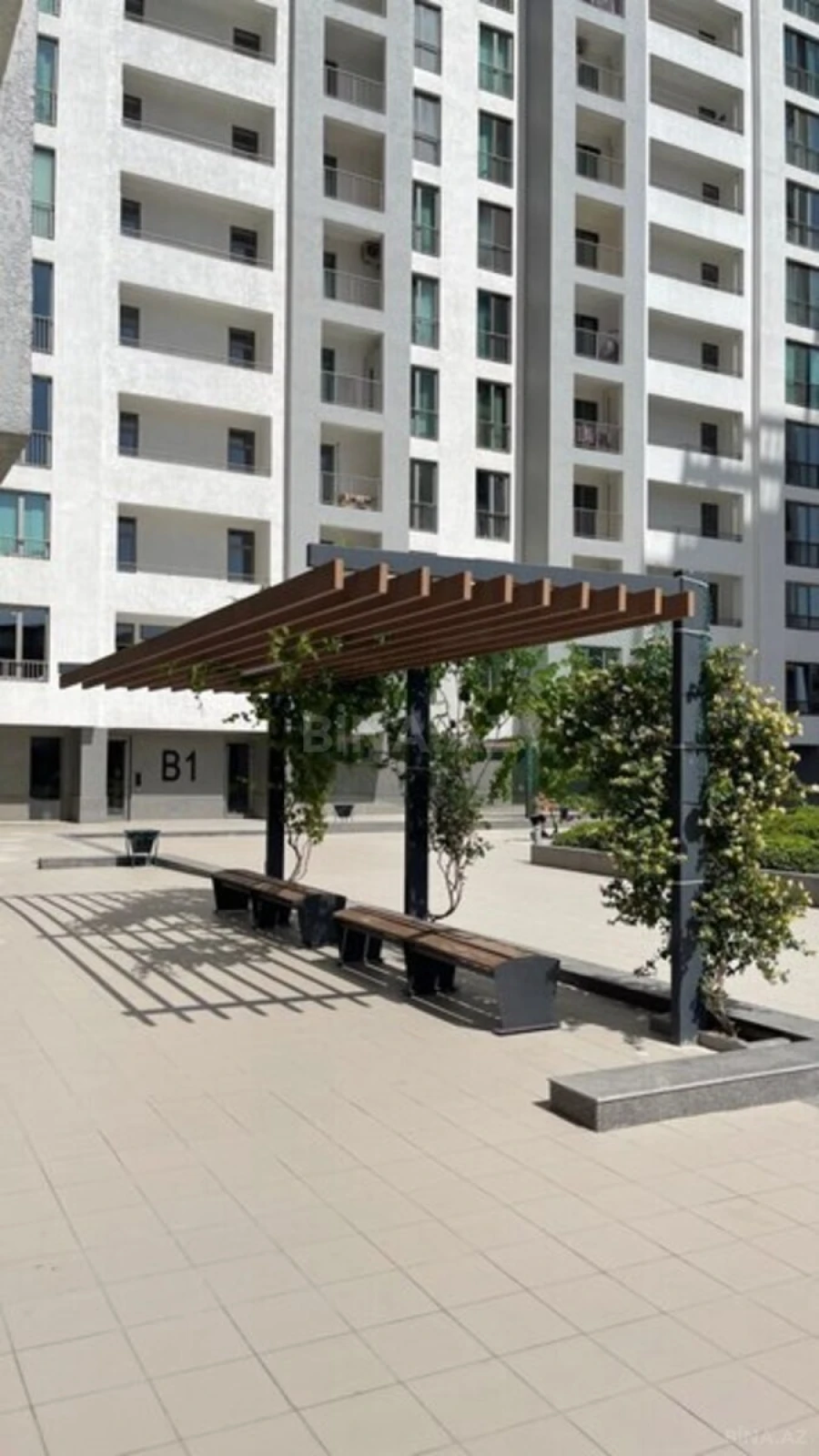 Satılır 10 otaqlı mənzil 470 m²