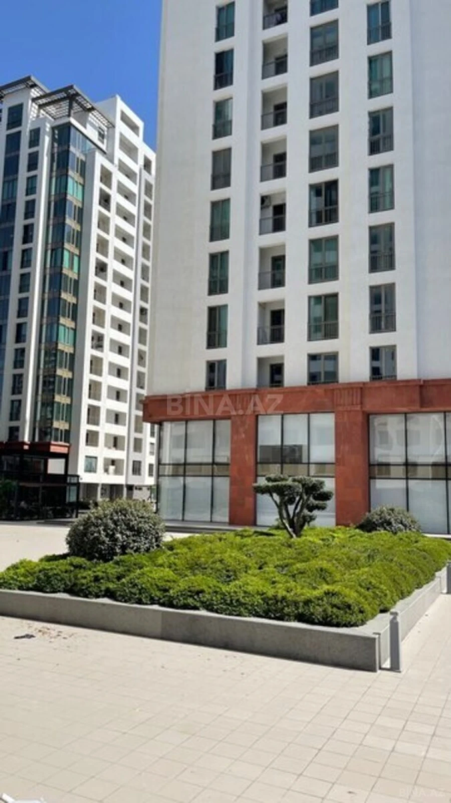 Satılır 10 otaqlı mənzil 470 m²