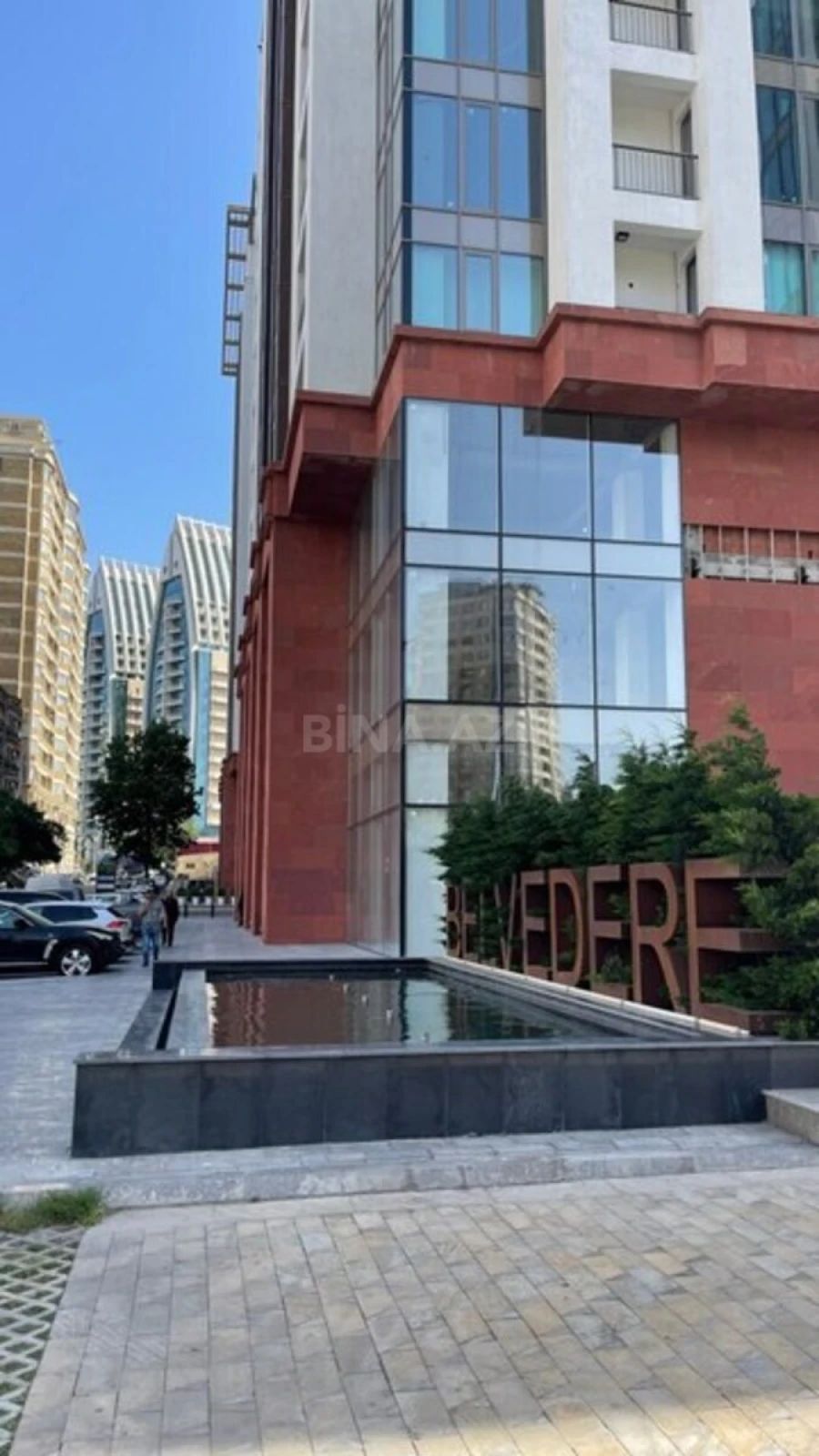Satılır 10 otaqlı mənzil 470 m²