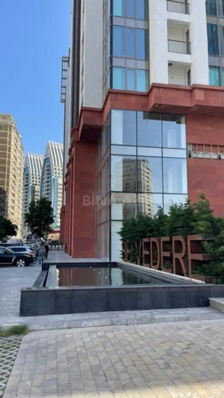 Satılır 10 otaqlı mənzil 470 m²