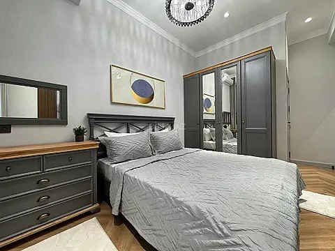 Kirayə verilir 2 otaqlı mənzil 125 m²