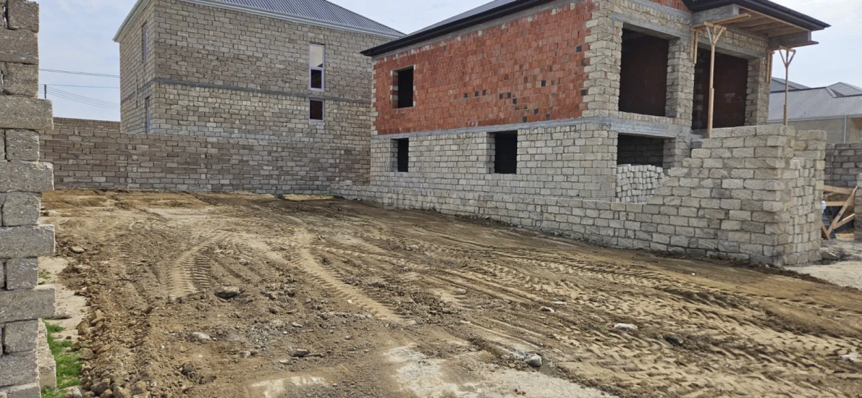 Satılır torpaq sahəsi 2 m²