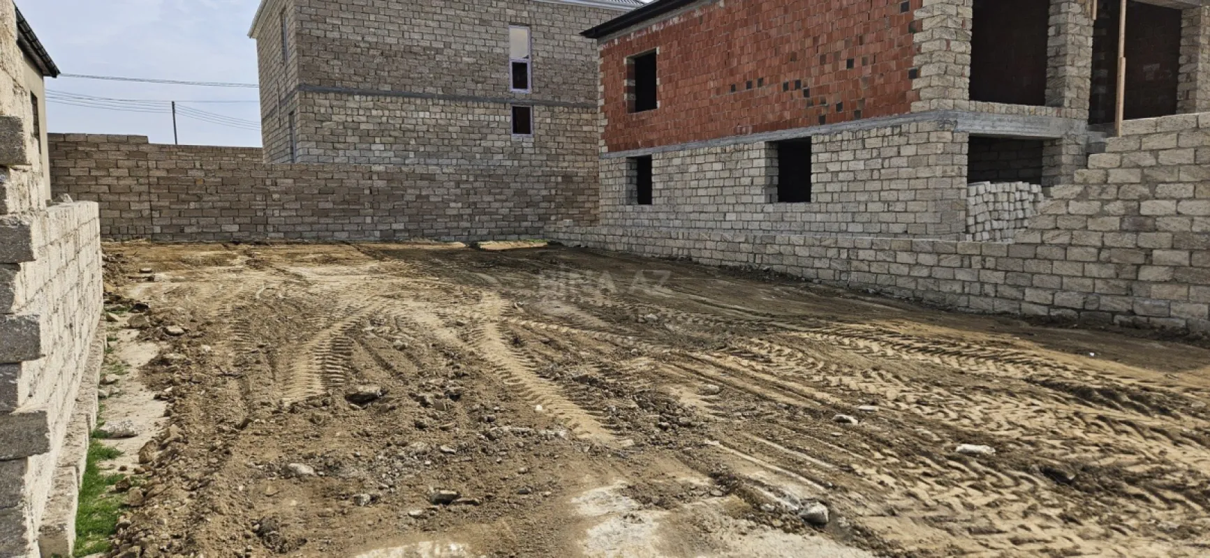 Satılır torpaq sahəsi 2 m²