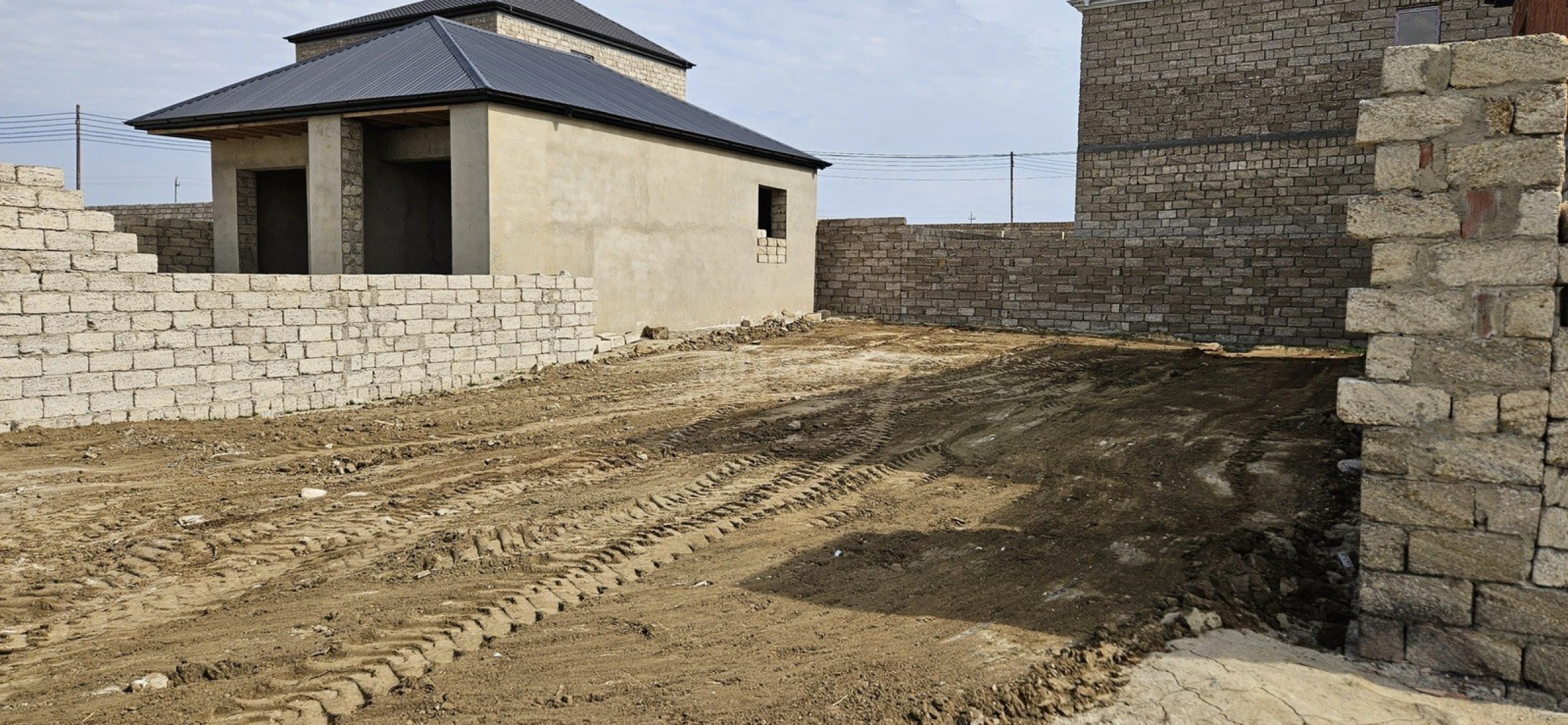 Satılır torpaq sahəsi 2 m²