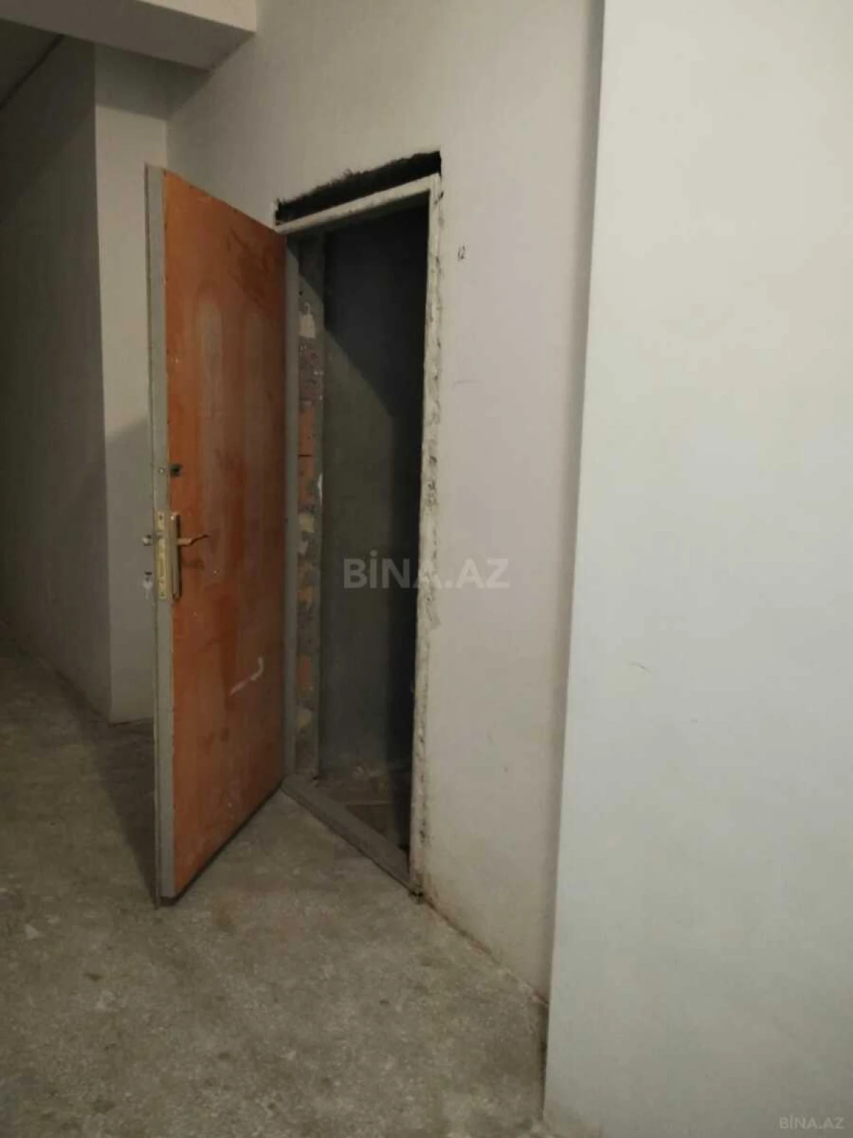 Satılır 2 otaqlı mənzil 82.8 m²