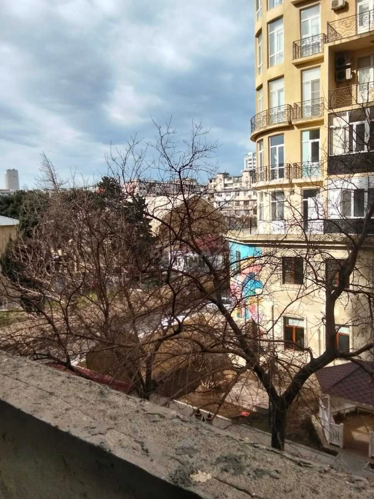 Satılır 2 otaqlı mənzil 82.8 m²