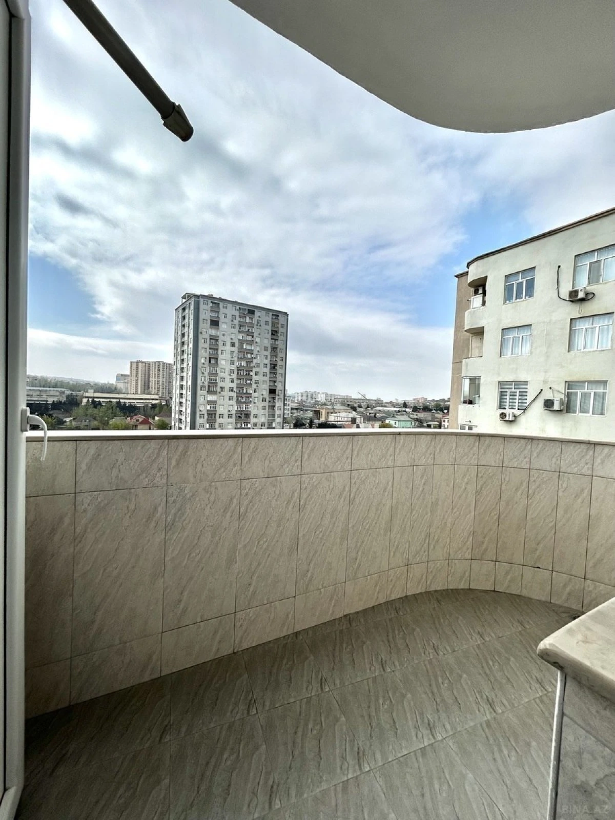Satılır 3 otaqlı mənzil 85 m²