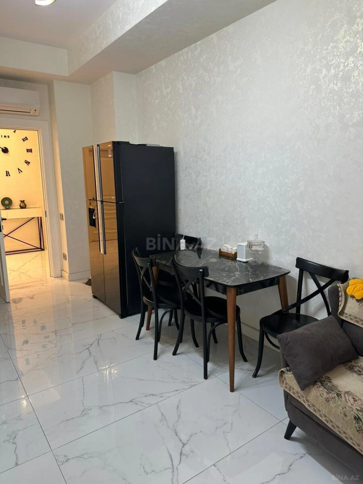 Kirayə verilir 4 otaqlı mənzil 140 m²