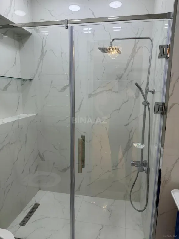 Kirayə verilir 4 otaqlı mənzil 140 m²