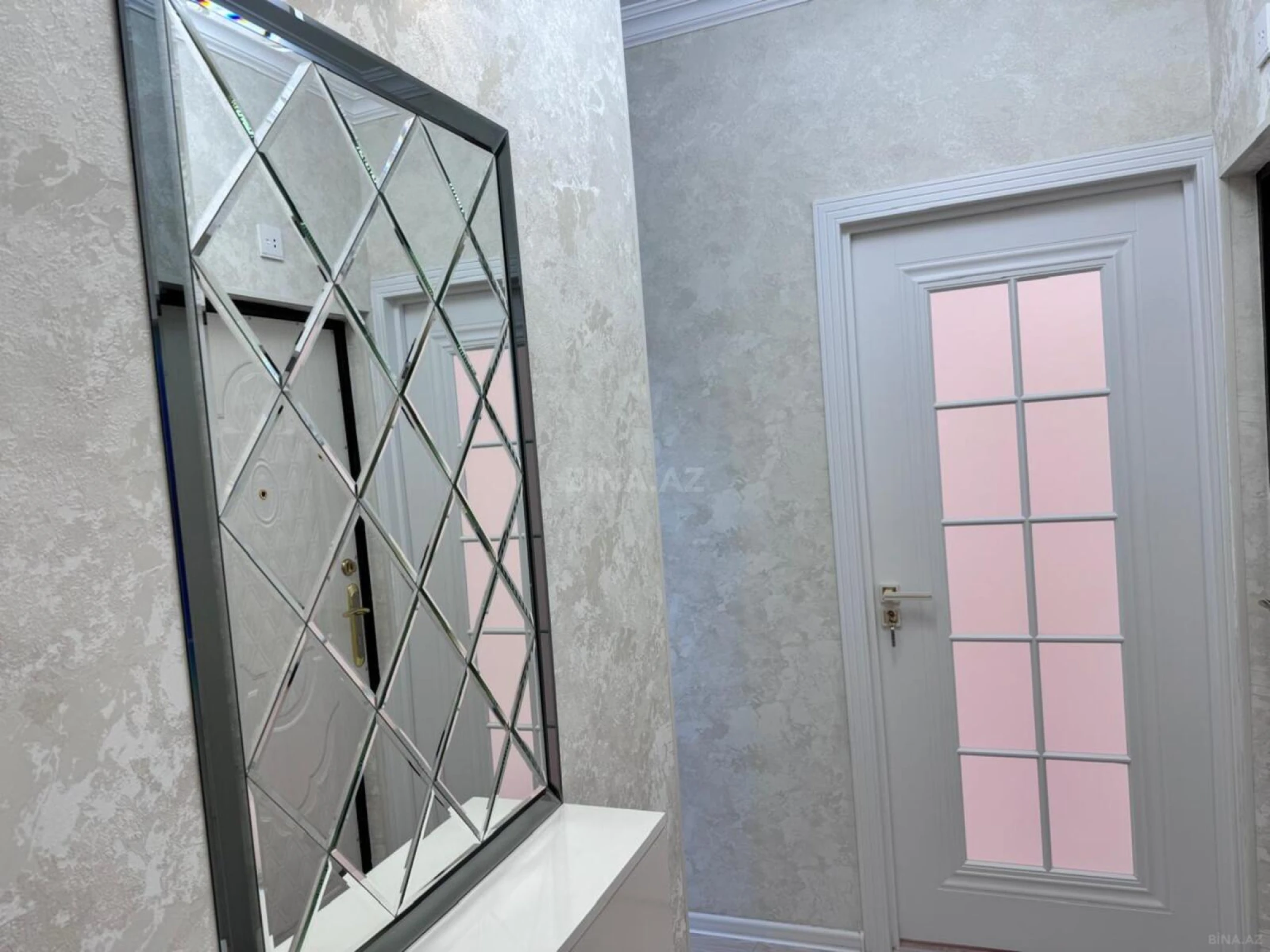 Satılır 2 otaqlı mənzil 53 m²