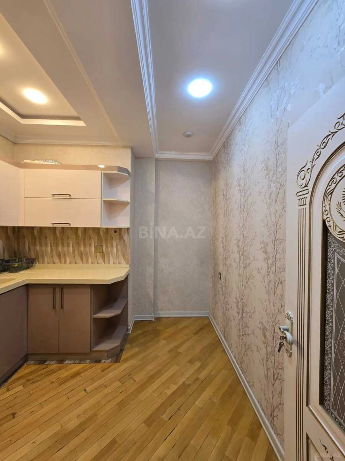 Kirayə verilir 2 otaqlı mənzil 68 m²