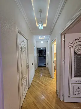 Kirayə verilir 2 otaqlı mənzil 68 m²