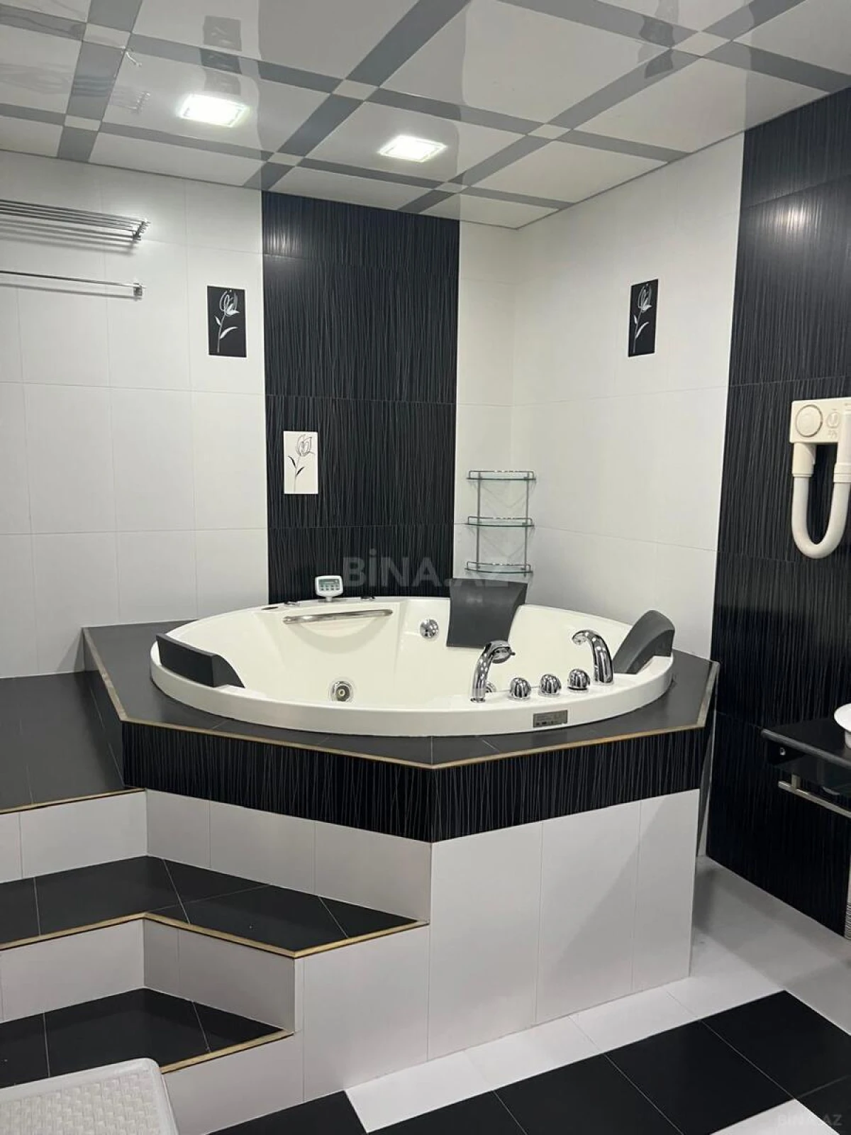 Kirayə verilir 2 otaqlı mənzil 110 m²