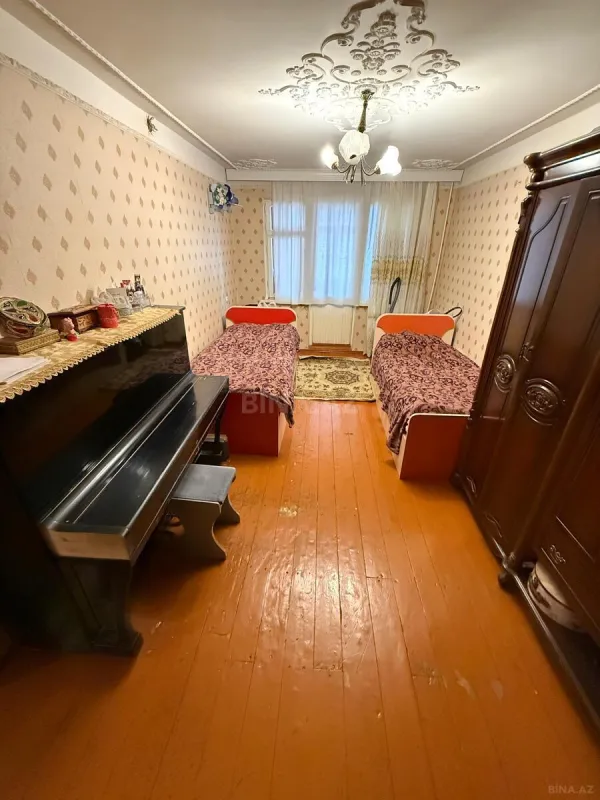 Satılır 4 otaqlı mənzil 90 m²