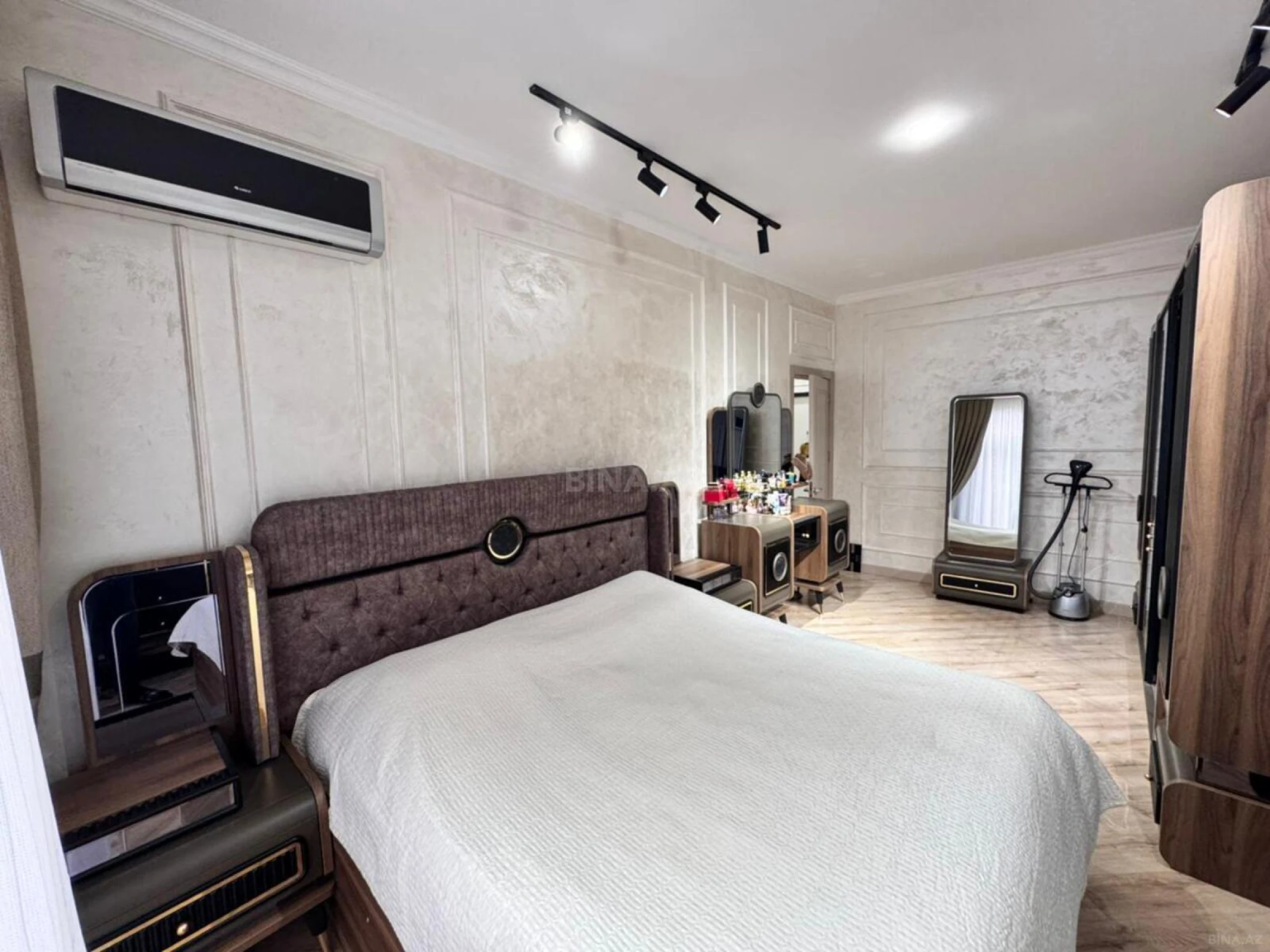 Satılır 2 otaqlı mənzil 89 m²