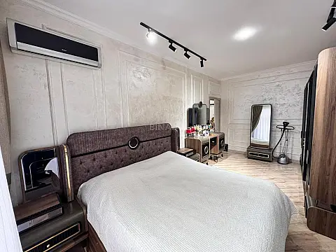 Satılır 2 otaqlı mənzil 89 m²