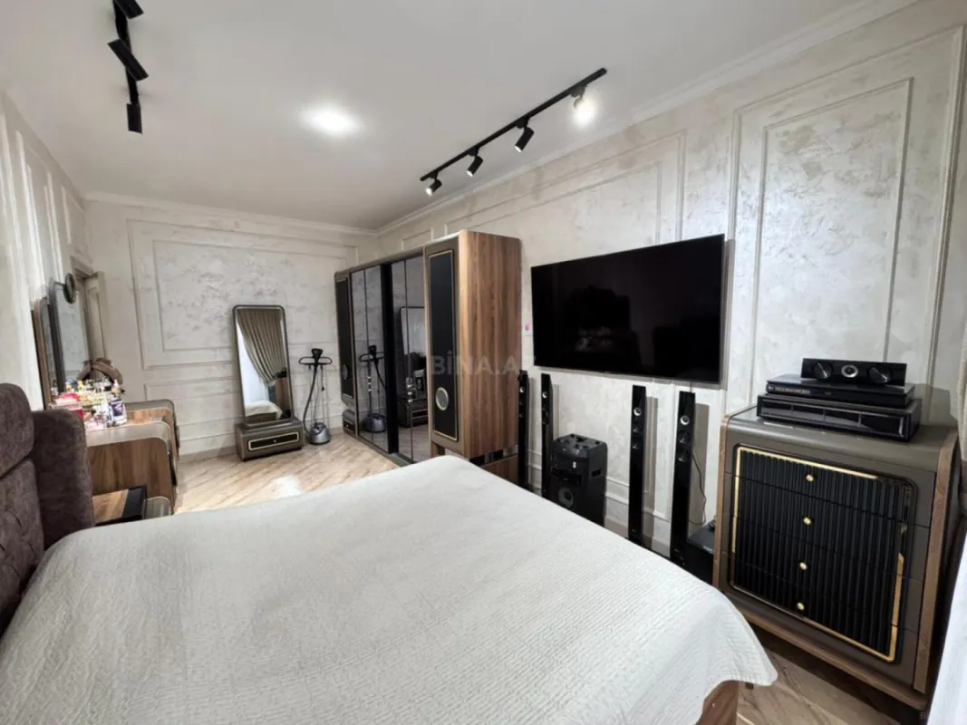 Satılır 2 otaqlı mənzil 89 m²