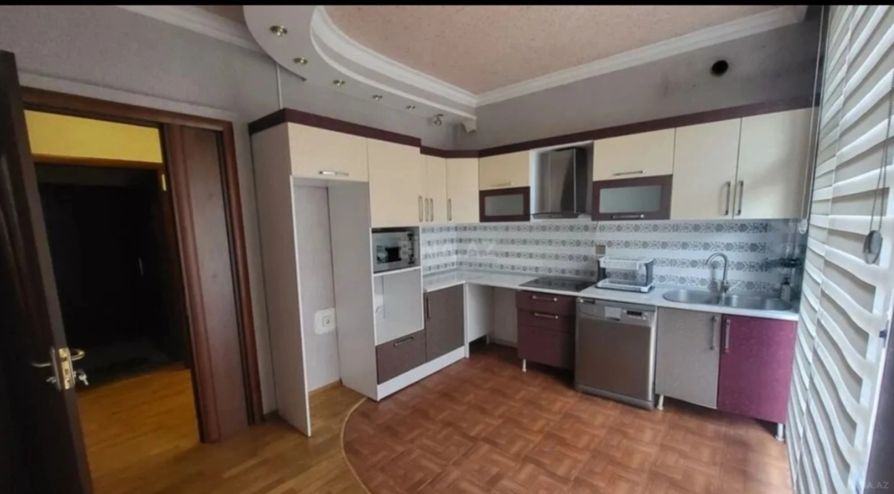 Kirayə verilir 3 otaqlı ofis 157 m²