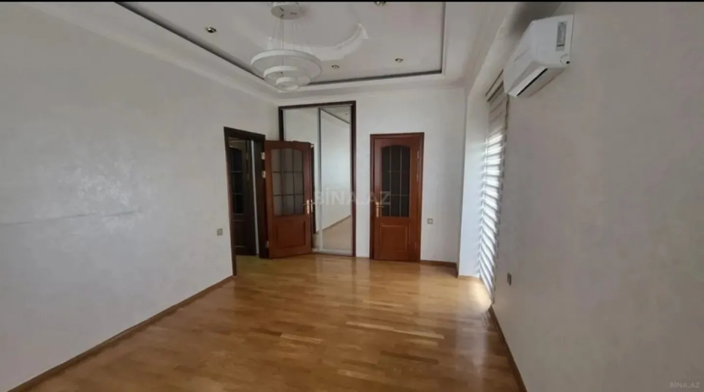 Kirayə verilir 3 otaqlı ofis 157 m²