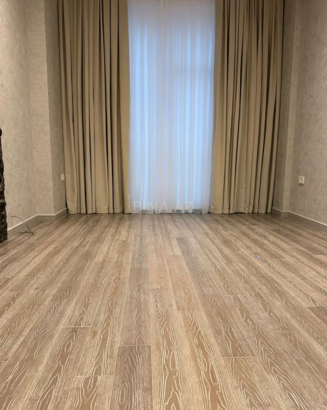 Satılır 2 otaqlı mənzil 76 m²