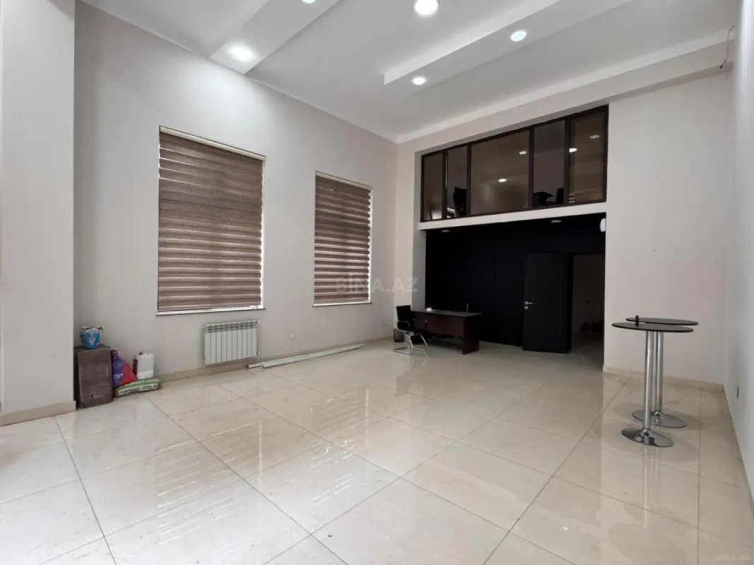 Kirayə verilir obyekt 105 m²