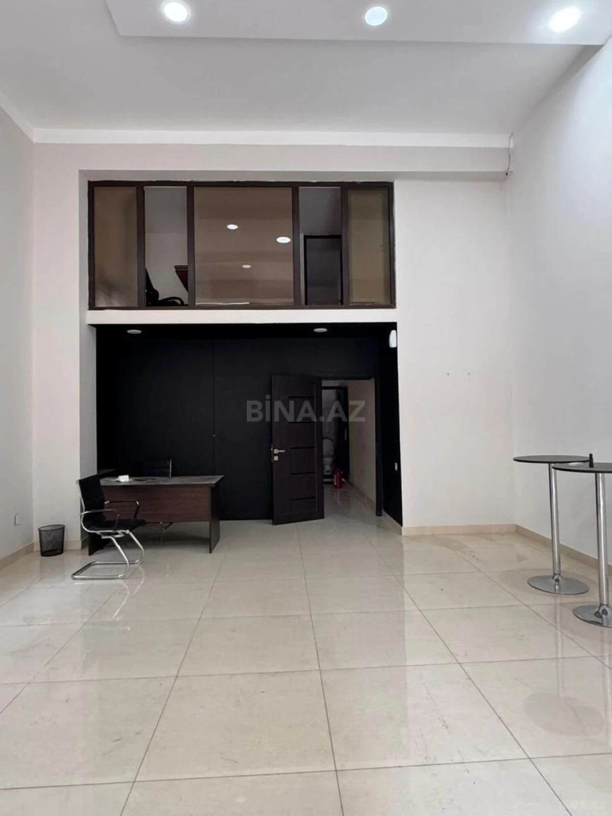 Kirayə verilir obyekt 105 m²