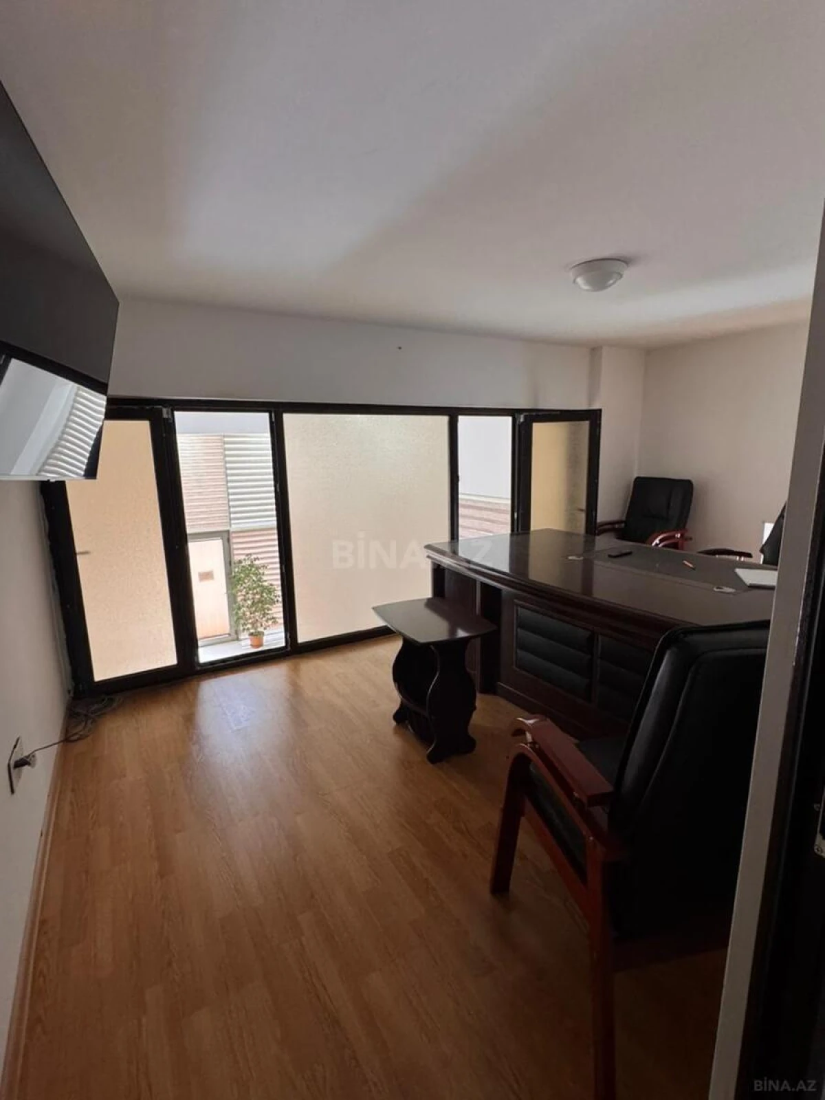 Kirayə verilir obyekt 105 m²