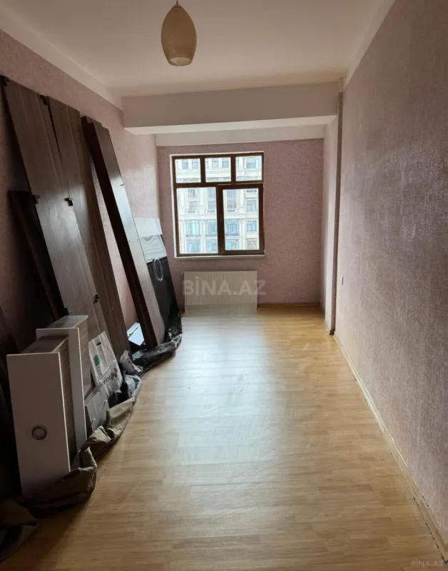 Satılır 3 otaqlı mənzil 125 m²