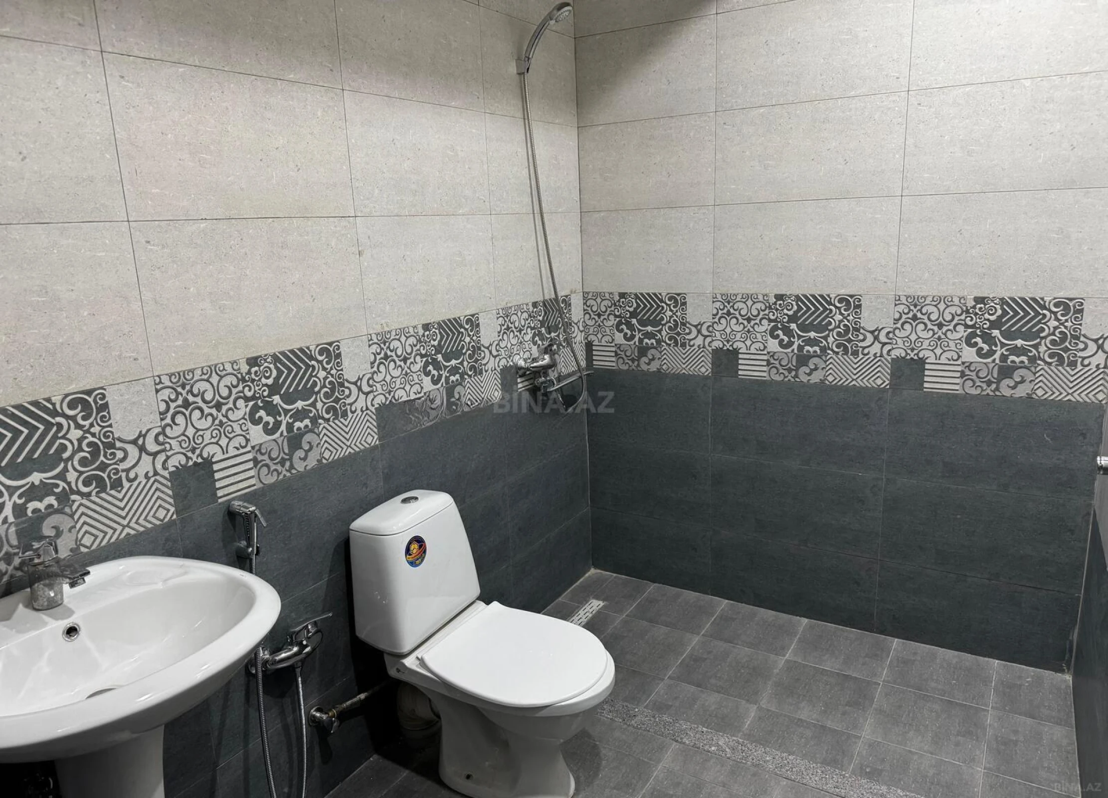 Satılır 3 otaqlı mənzil 125 m²