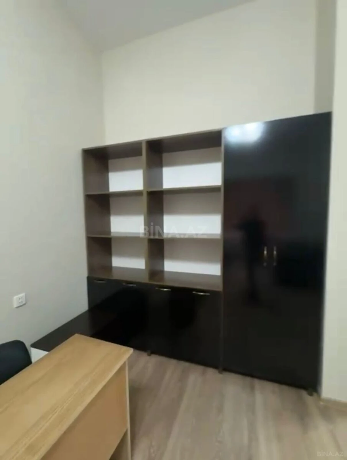 Kirayə verilir 2 otaqlı ofis 83 m²