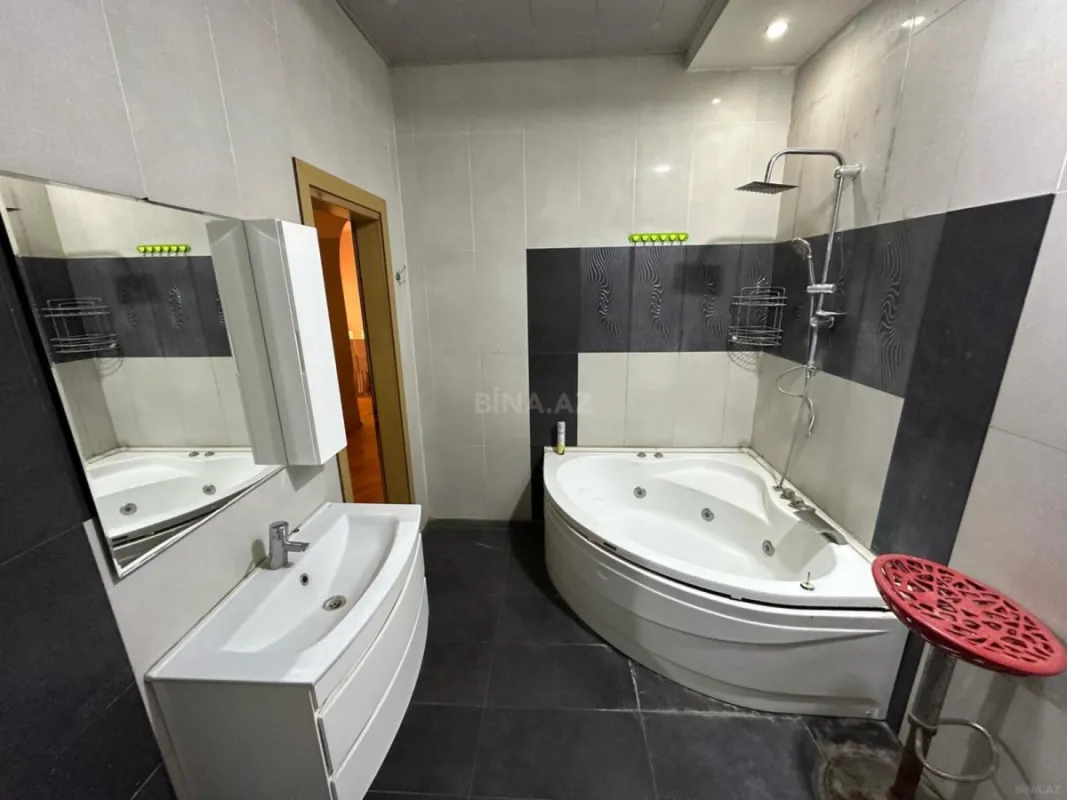 Kirayə verilir 3 otaqlı mənzil 104 m²