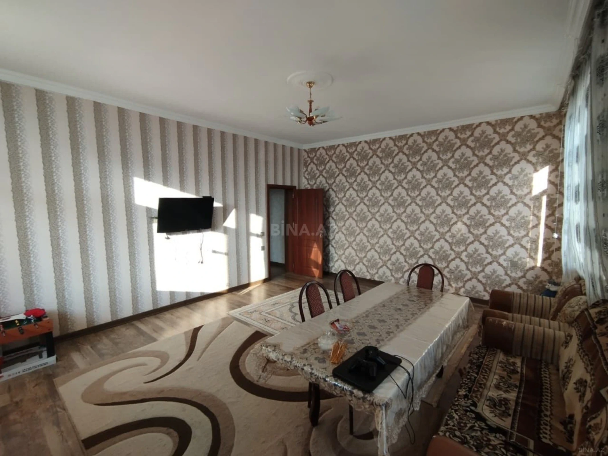 Kirayə verilir 2 otaqlı mənzil 92 m²